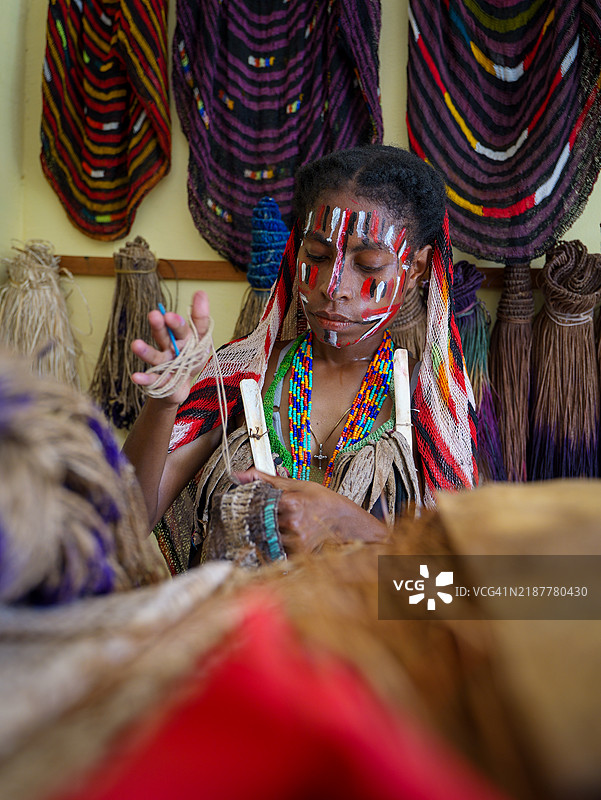 印度尼西亚蒂米卡的巴布亚高地阿蒙梅部落。图片素材