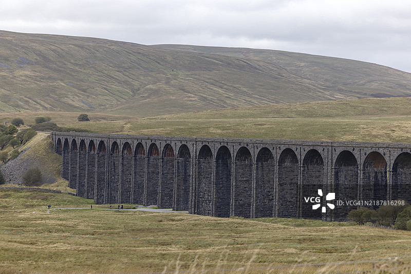 里布尔黑德高架桥，位于英格兰北约克郡温赫赛德山脚下，跨越里布尔河谷的铁路桥。图片素材