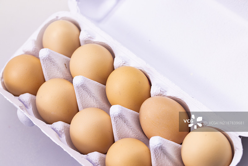 纸箱中的鸡蛋图片素材