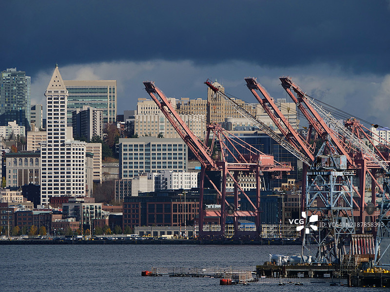 西雅图上空的乌云图片素材