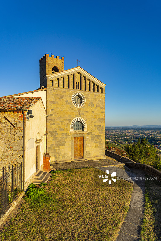 托斯卡纳，皮斯托亚附近的教区教堂图片素材