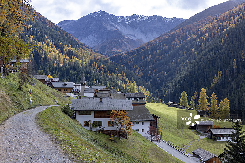 瑞士格劳宾登州达沃斯的蒙施泰因定居点图片素材
