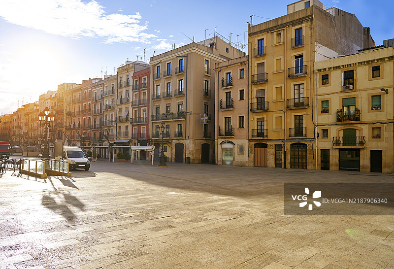 加泰罗尼亚塔拉戈纳市政厅附近的方特广场图片素材