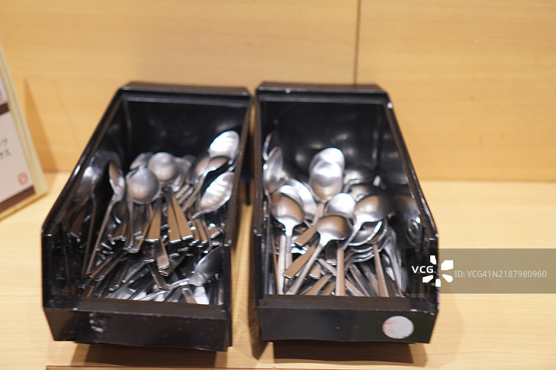 盒子里的勺子图片素材