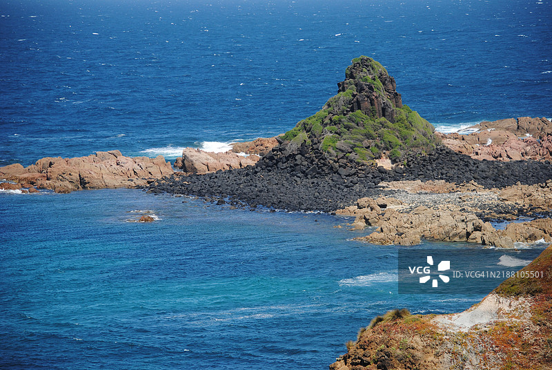 2024年1月，澳大利亚菲利普岛的金字塔岩高角度视图图片素材