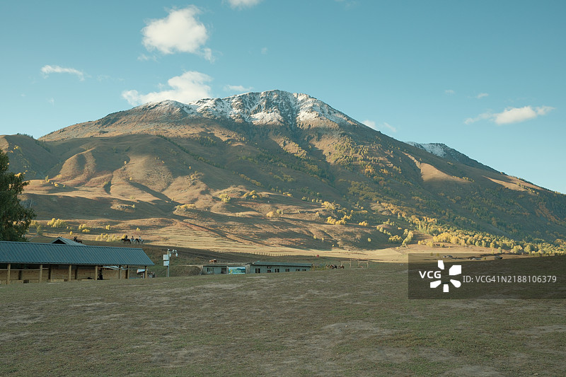 山脉与天空的美丽景色图片素材