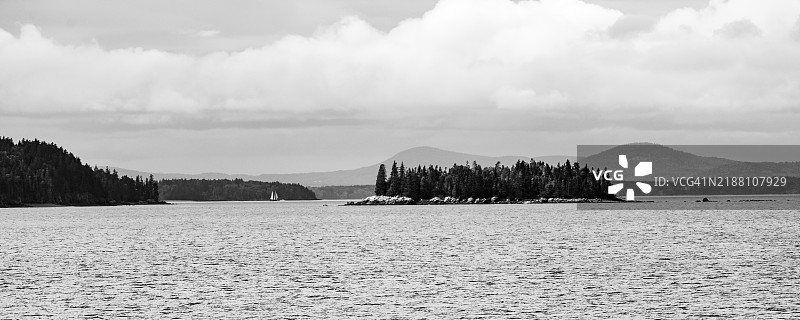 海洋与天空的美丽景色，德尔岛，缅因州，美国图片素材