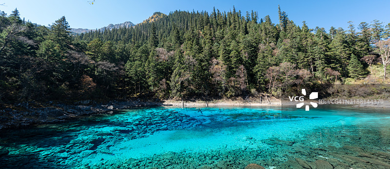 九寨沟国家公园的自然美景图片素材