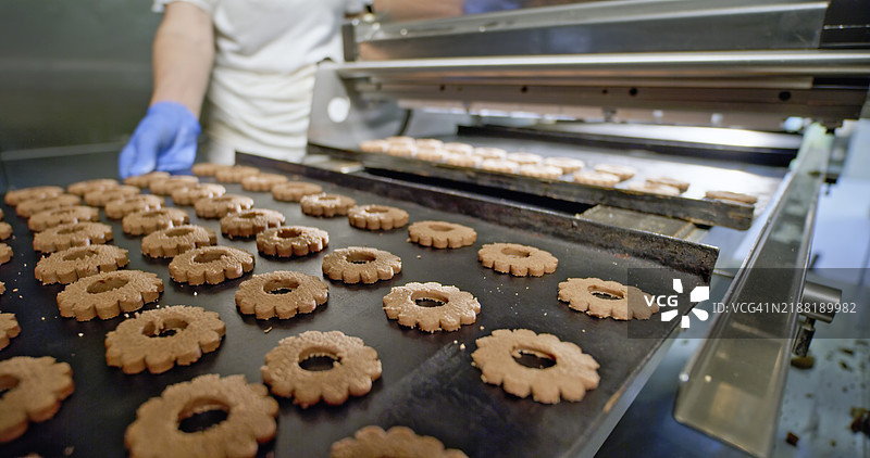烤盘上的饼干图片素材