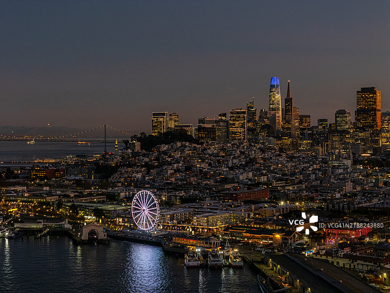 旧金山渔人码头的日落鸟瞰图图片素材