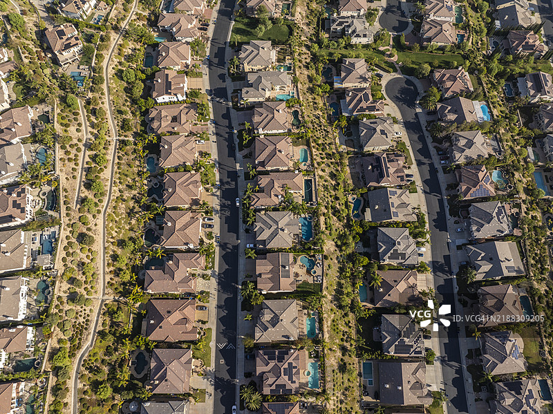 洛杉矶圣费尔南多社区的鸟瞰图。图片素材