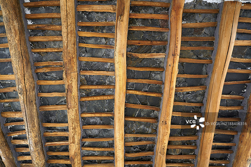 安达卢西亚西班牙格拉纳达阿尔普哈拉斯的木质屋顶天花板图片素材