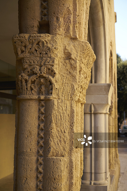 加泰罗尼亚塔拉戈纳圣特克拉旧医院的柱子细节图片素材