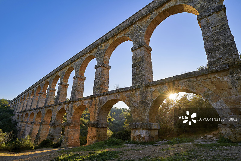 加泰罗尼亚塔拉戈纳的费雷雷斯水道或魔鬼桥图片素材