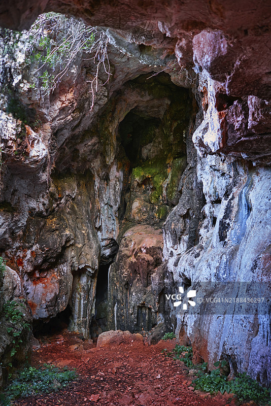 西班牙阿利坎特省德尼亚的蒙特戈山上的卡梅尔洞穴图片素材