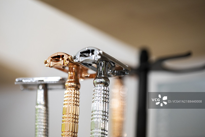 环保金属剃须刀片图片素材