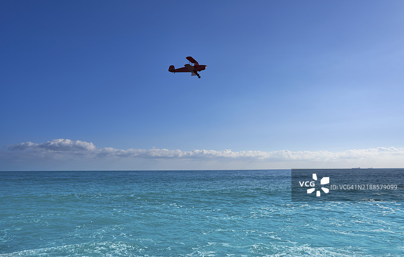 西班牙卡斯特利翁的贝尼卡西姆圣维森特塔海滩图片素材