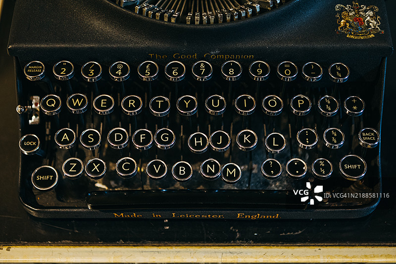 复古打字机键盘图片素材