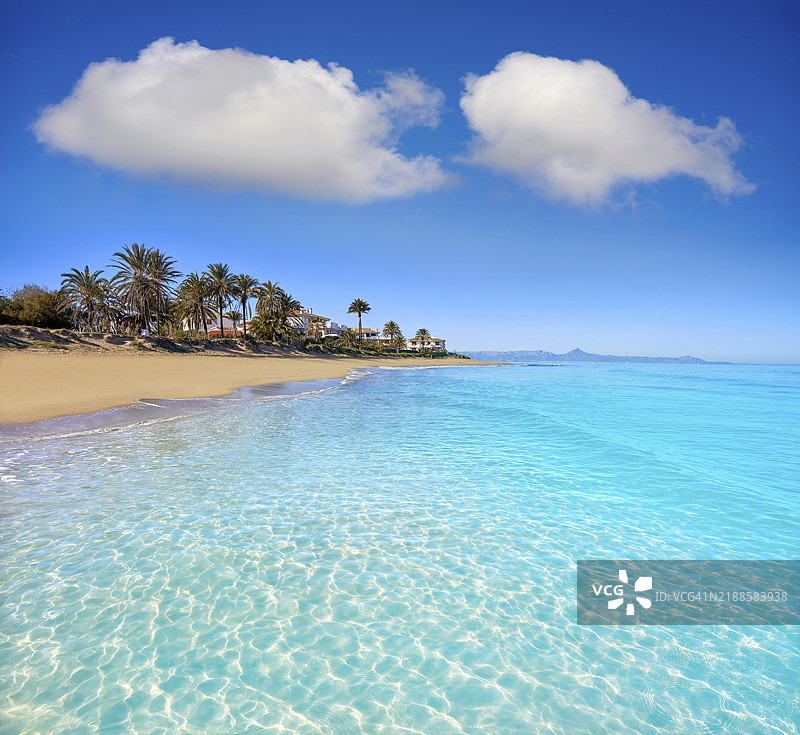 西班牙阿利坎特的德尼亚马里纳斯·莱斯·博韦特斯海滩图片素材