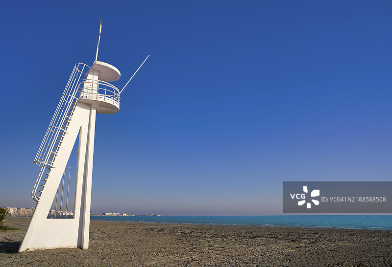 西班牙阿利坎特的圣波拉丽莎海滩，位于白色海岸。图片素材