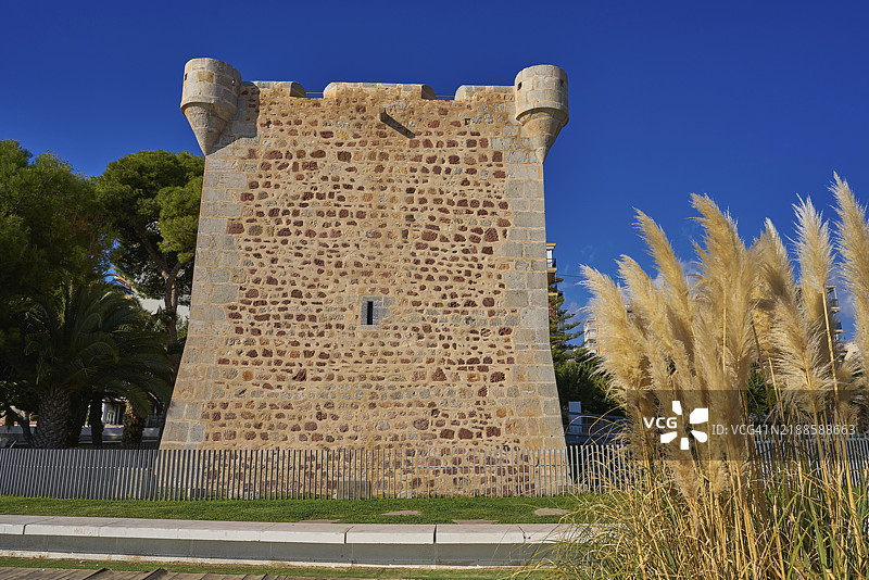 西班牙卡斯特利翁的贝尼卡西姆圣维森特塔图片素材