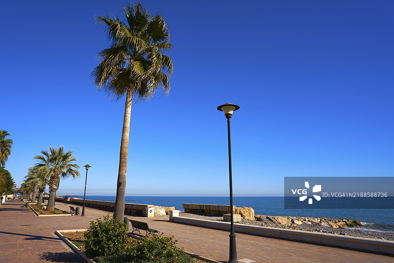 西班牙卡斯特利翁的阿尔梅纳拉海滩，位于地中海沿岸图片素材