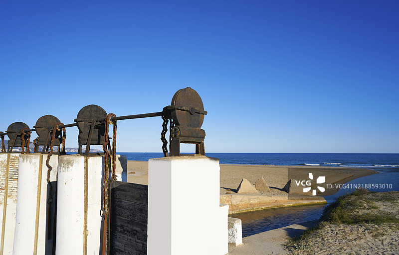 西班牙卡斯特利翁的格拉奥塞尔达尔海滩，位于地中海沿岸图片素材