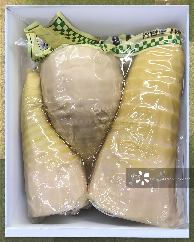 真空包装的煮竹笋图片素材