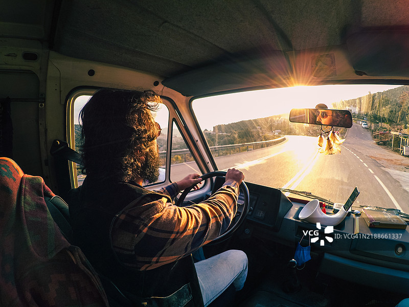 这条路通向太阳图片素材