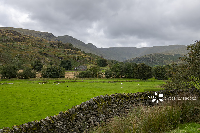 英格兰坎布里亚湖区肯特米尔的雨天图片素材