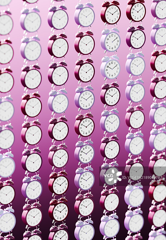 一组悬浮的闹钟以网格模式排列，呈现出各种紫色调和选择性焦点。图片素材