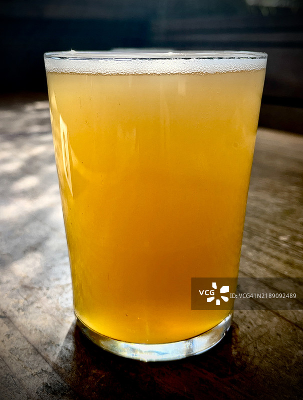 一品脱手工啤酒图片素材