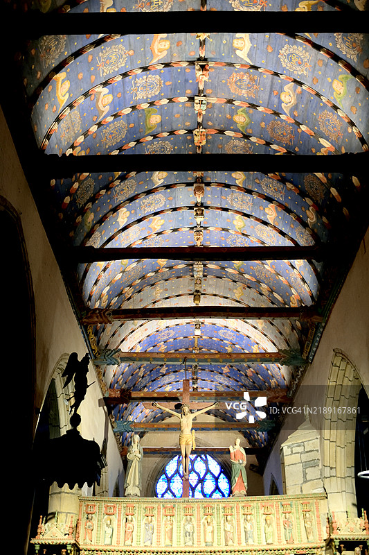 拉罗什莫里斯镇教区围墙内的教堂内部图片素材