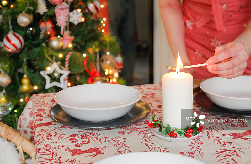 圣诞晚餐准备图片素材