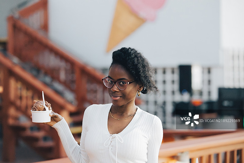 年轻非洲女性的肖像，德克萨斯州科珀斯克里斯蒂，美国图片素材