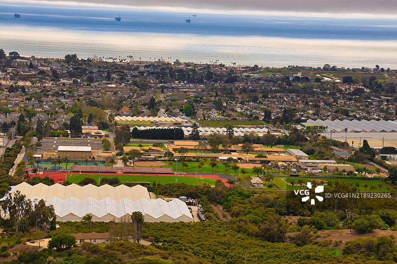 高角度俯瞰美国城镇风景与天空图片素材