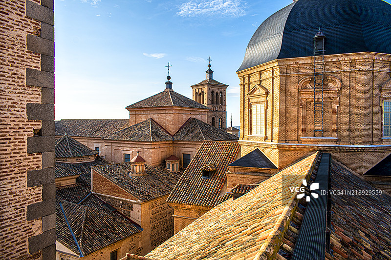 西班牙托莱多。耶稣会教堂（耶稣会教堂或圣伊尔德方索教堂）的圆顶和全景。图片素材