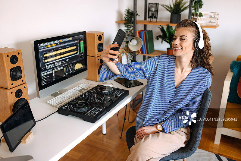 女人自拍图片素材