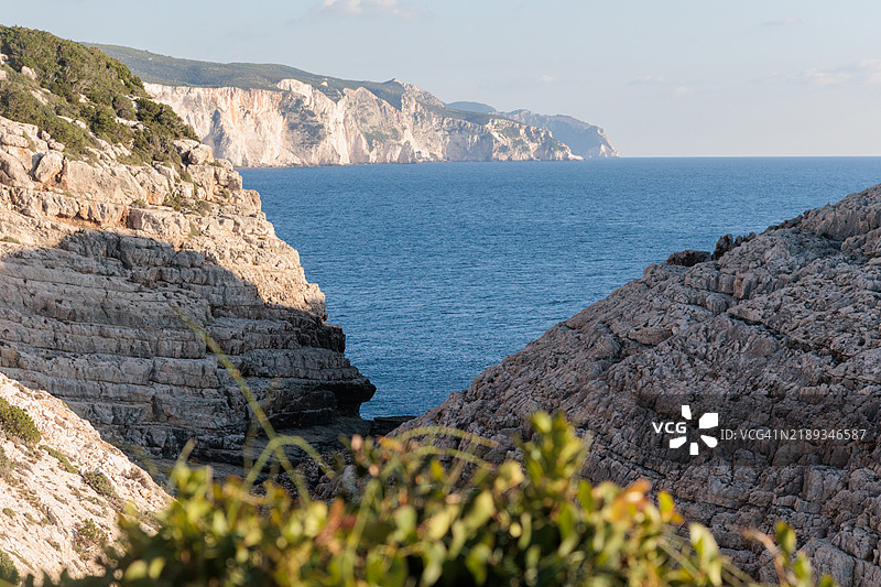 扎金索斯岛西部悬崖的冬季景色图片素材