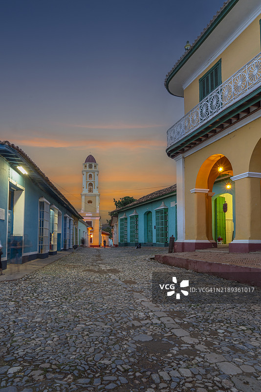 古巴。古巴的特立尼达。黄昏时分的历史中心。图片素材
