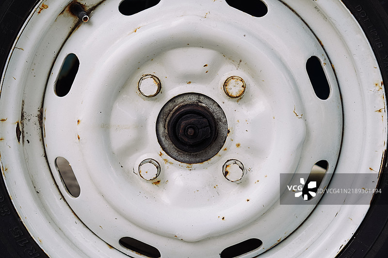 全景拍摄的4x4 SUV车辆图片素材