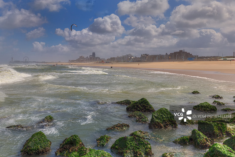 海牙舍温宁根海滩度假区的夏季风暴图片素材