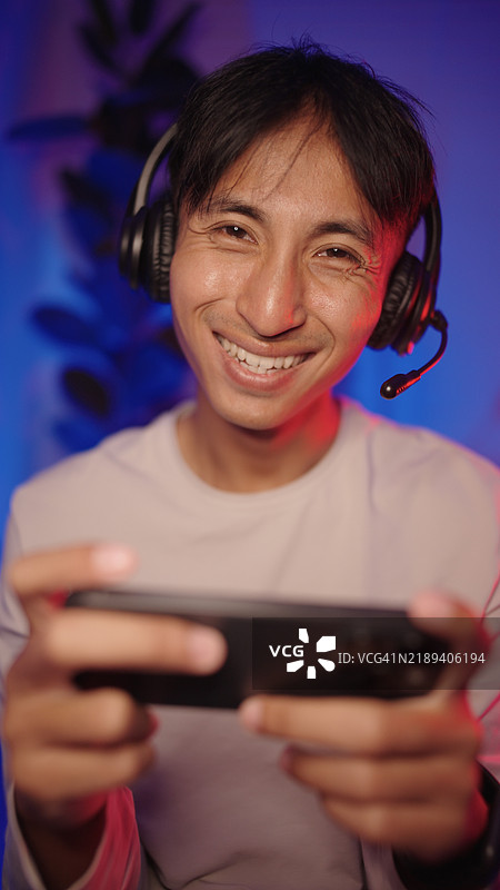 游戏玩家直播。图片素材