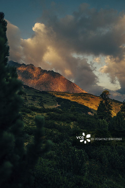 奥地利莱赫塔尔的哈恩滕霍赫山口公路，欧洲图片素材