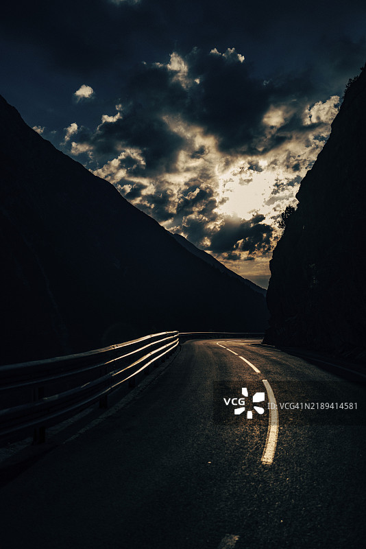 奥地利莱赫塔尔的哈恩滕霍赫山口公路，欧洲图片素材