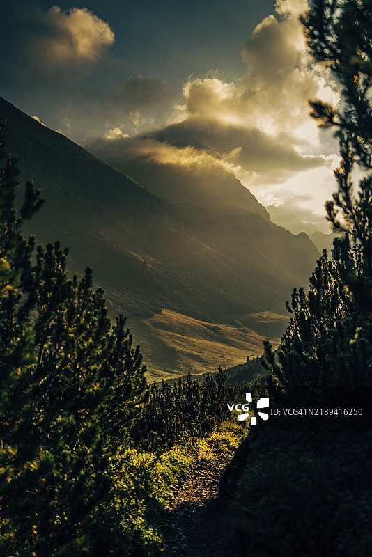 奥地利莱赫塔尔的哈恩滕霍赫山口公路，欧洲图片素材