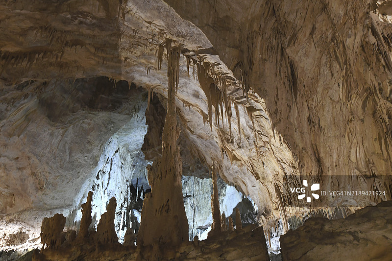 罗萨和弗拉萨西峡谷，弗拉萨西洞穴，根加，马尔凯，意大利，欧洲图片素材