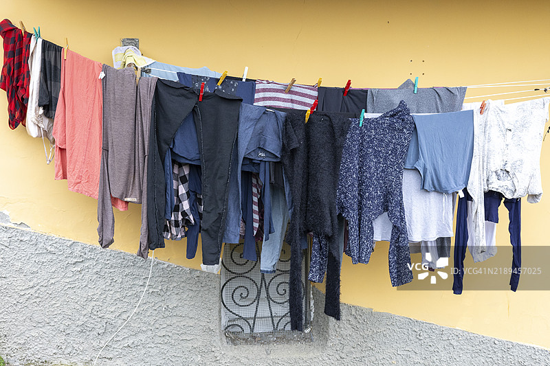 晾晒的衣服图片素材