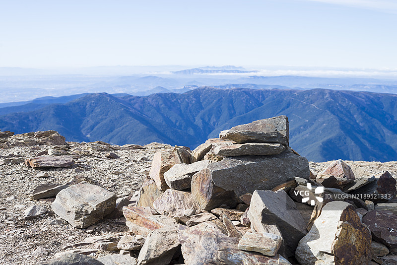 山顶的美丽景色图片素材