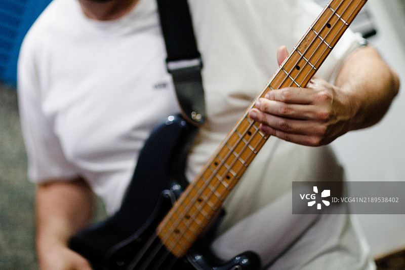 贝斯手图片素材
